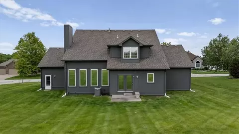 Exterior - 4532 SW Gull Point Dr, Lees Summit, MO 64082 photo 5 of 5