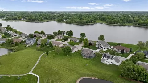 View/Area - 4532 SW Gull Point Dr, Lees Summit, MO 64082 photo 4 of 7