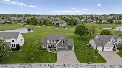 View/Area - 4532 SW Gull Point Dr, Lees Summit, MO 64082 photo 2 of 7