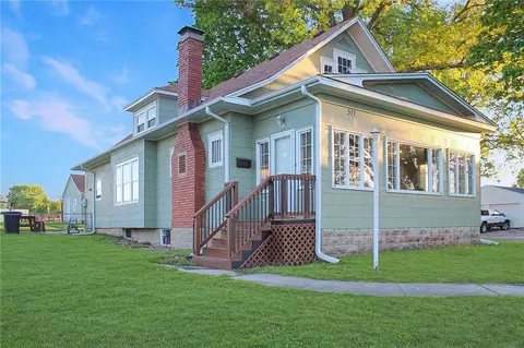 511 W 22nd St, Higginsville, MO 64037