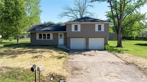 2881 Southgate Loop, Sedalia, MO 65301
