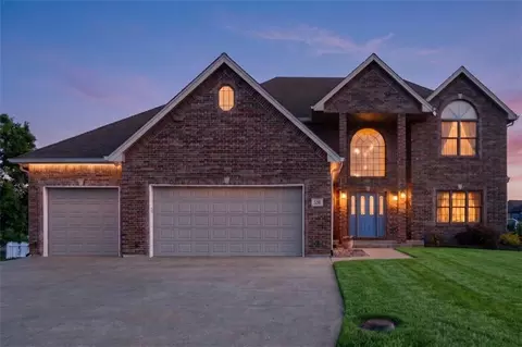 4213 NE Kennesaw Rdg, Lees Summit, MO 64064