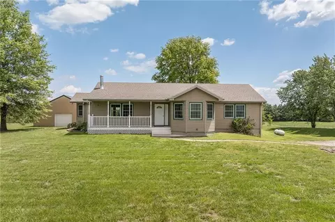 3111 SW Lane Rd, Saint Joseph, MO 64504