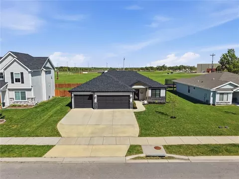 2532 Elm St, Eudora, KS 66025