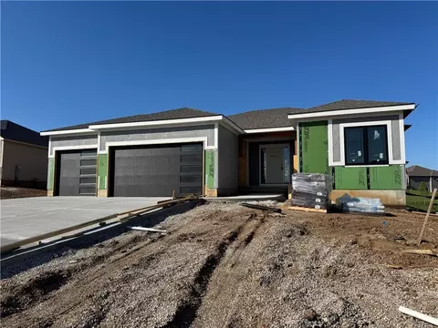 2609 NE Crestview St, Blue Springs, MO 64029