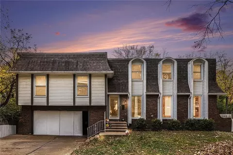 901 E 109th Ter, Kansas City, MO 64131