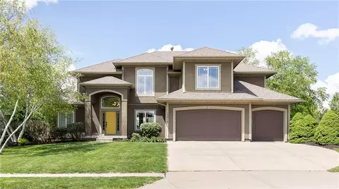 15618 S Hallet St, Olathe, KS 66062