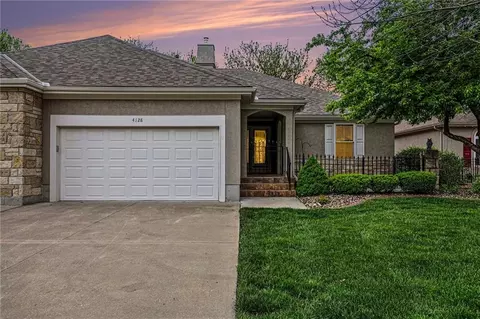 4128 SW Minnesota Dr, Lees Summit, MO 64082