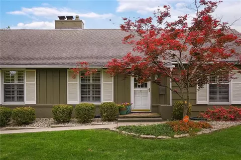 4819 W 65th St, Prairie Village, KS 66208