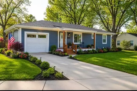 735 S Hamilton St, Olathe, KS 66061