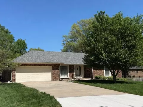 10606 W 54th St, Shawnee, KS 66203