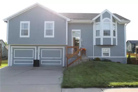 11502 N Laurel Ave, Kansas City, MO 64157