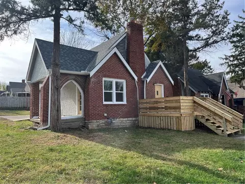 2819 E 63rd St, Kansas City, MO 64130