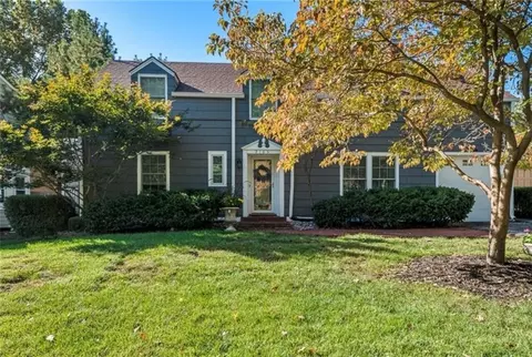 2105 W 50th Ter, Mission Woods, KS 66205