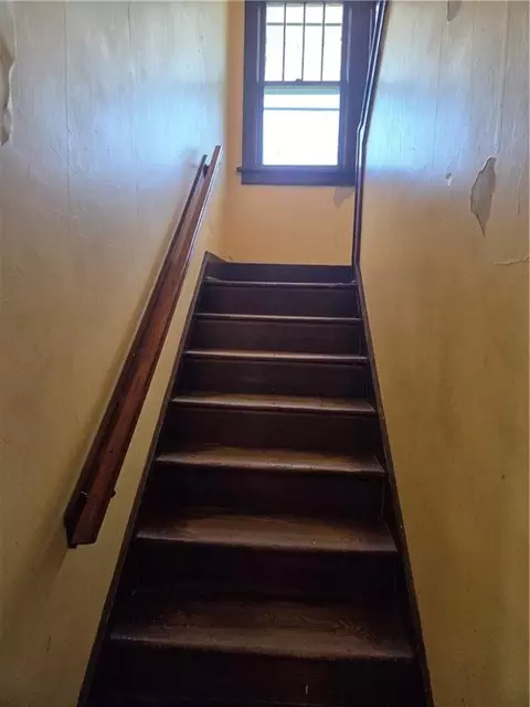 Entry Way - 426 Cherry St, Chillicothe, MO 64601 photo 1 of 2