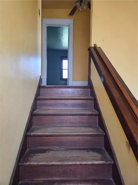 Entry Way - 426 Cherry St, Chillicothe, MO 64601 photo 2 of 2