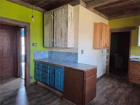 Kitchen - 426 Cherry St, Chillicothe, MO 64601 photo 2 of 5