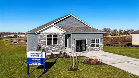 21765 S Madison St, Spring Hill, KS 66083