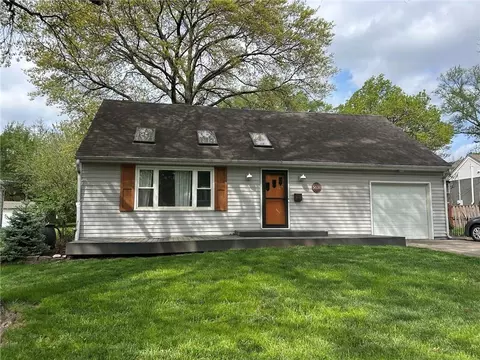 5638 Maple St, Mission, KS 66202