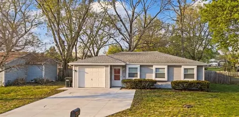 3804 Shadybrook Ln, Lawrence, KS 66047