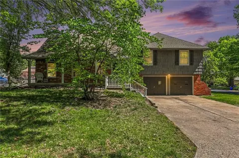 12931 Smalley Ave, Grandview, MO 64030