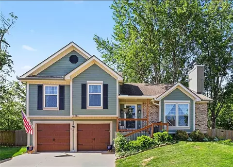 1445 W Prairie Ct, Olathe, KS 66061