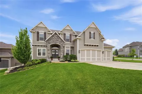 8117 Millridge St, Lenexa, KS 66220