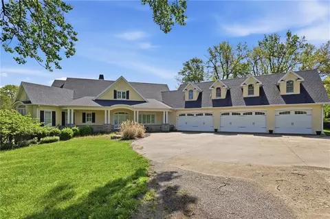 1850 Lake Viking Ter, Gallatin, MO 64640