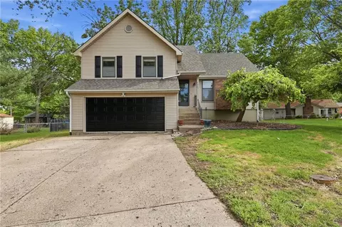 16405 E Gudgell Ct, Independence, MO 64055
