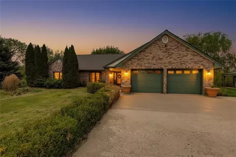 10306 SW State Route Jj Hwy, Saint Joseph, MO 64504