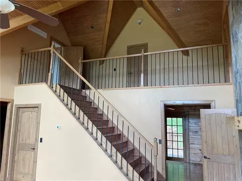 Entry Way - 2511 Ottawa Rd, Atchison, KS 66002 photo 1 of 2