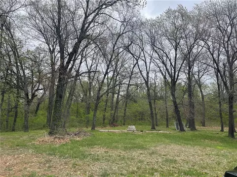 Exterior - 2511 Ottawa Rd, Atchison, KS 66002 photo 5 of 11
