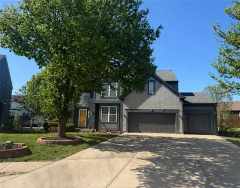 1014 NE 92nd St, Kansas City, MO 64155