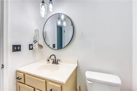 Bath - 79 NW 271st Rd, Centerview, MO 64019 photo 2 of 4