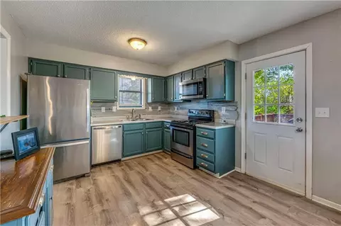 Kitchen - 79 NW 271st Rd, Centerview, MO 64019 photo 1 of 3