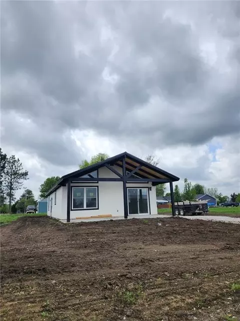 70 Ravens Roost Dr, Linn Valley, KS 66040