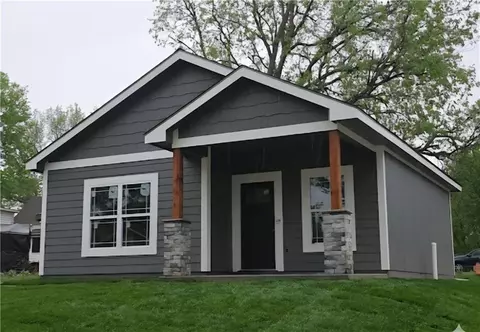 311 E Massasoit St, Ottawa, KS 66067