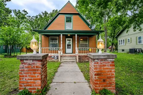 421 N 12th St, Fredonia, KS 66736