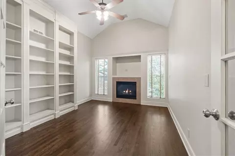 14961 S Glen Eyrie St, Olathe, KS 66061