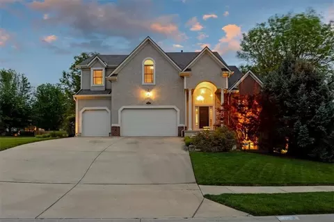 14961 S Glen Eyrie St, Olathe, KS 66061