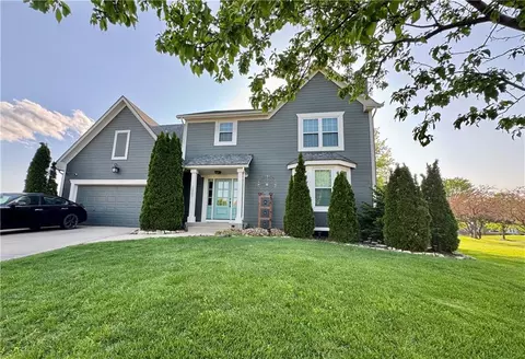 1207 N 1st St, Louisburg, KS 66053