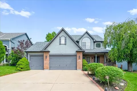 2408 SW Regency Dr, Lees Summit, MO 64082