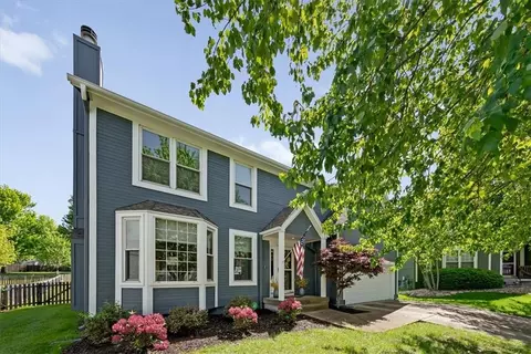 4905 Lone Elm St, Shawnee, KS 66226