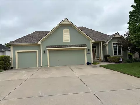 2536 SW Kristin Dr, Lees Summit, MO 64082