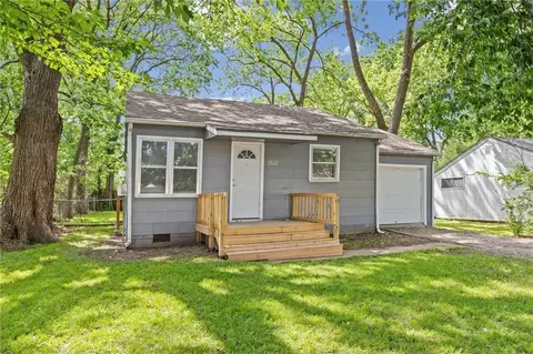 8632 Hayes St, Overland Park, KS 66212