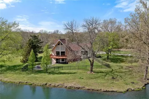 22800 W 246th St, Paola, KS 66071