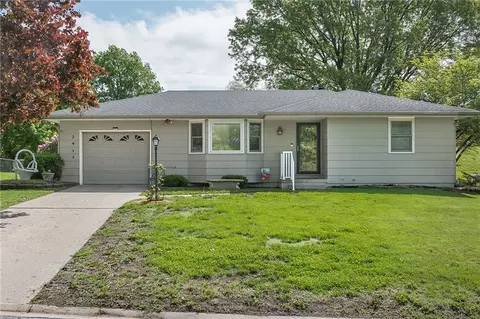 2913 S 33rd Ter, Saint Joseph, MO 64503
