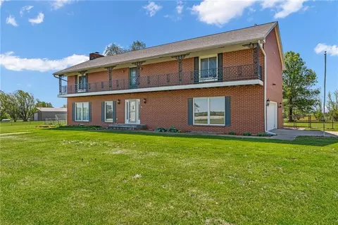 9335 SW 61st St, Topeka, KS 66610