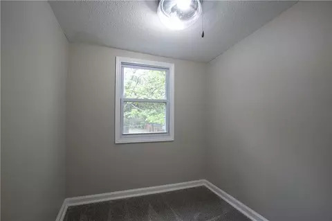 Bedroom - 300 SE 1st St, Lees Summit, MO 64063 photo 7 of 7