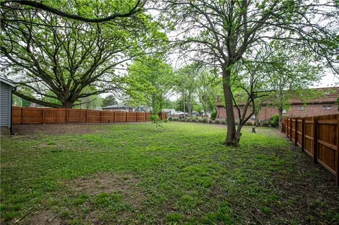 Exterior - 300 SE 1st St, Lees Summit, MO 64063 photo 4 of 9